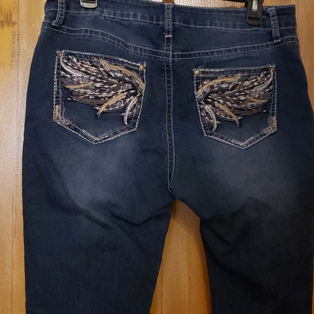 Capri Jeans - Picture 2 of 3